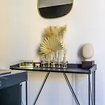 Charming 2 rooms refurbished super center