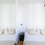Charming 2 rooms refurbished super center