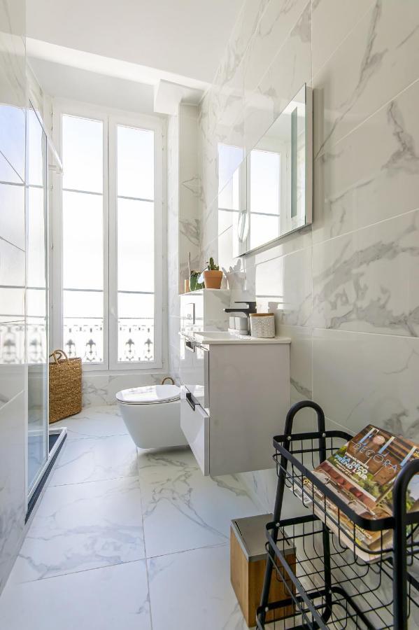 Charming 2 Refurbished Super Center Appartamento